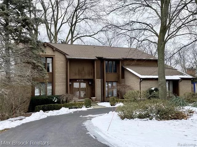 4375 MIDDLETON DR, Bloomfield Hills, MI 48302