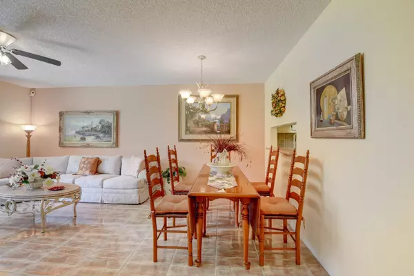 Delray Beach, FL 33484,5340 Las Verdes CIR 101