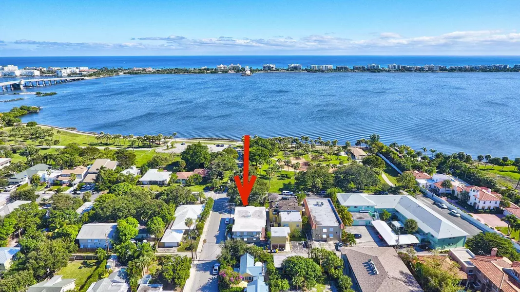 401 S Lakeside DR, Lake Worth, FL 33460