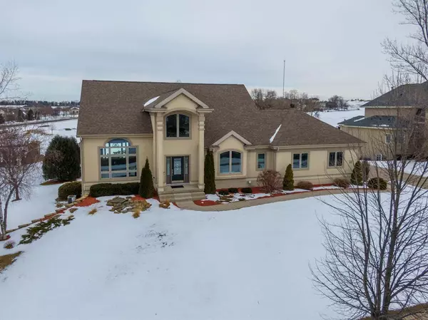 10 Kingswood Cir, Verona, WI 53593