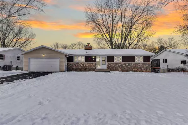 2657 Cochise Tr, Fitchburg, WI 53711