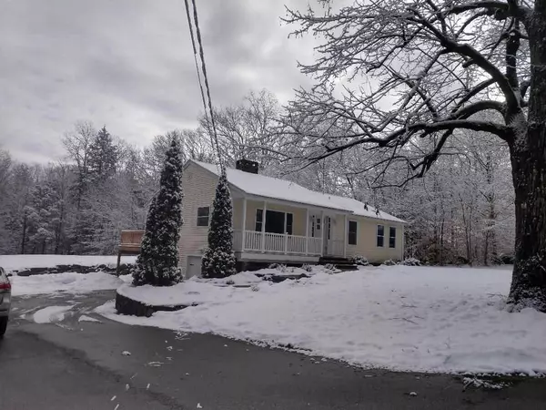 14 Goodwin RD, Hampton Falls, NH 03844