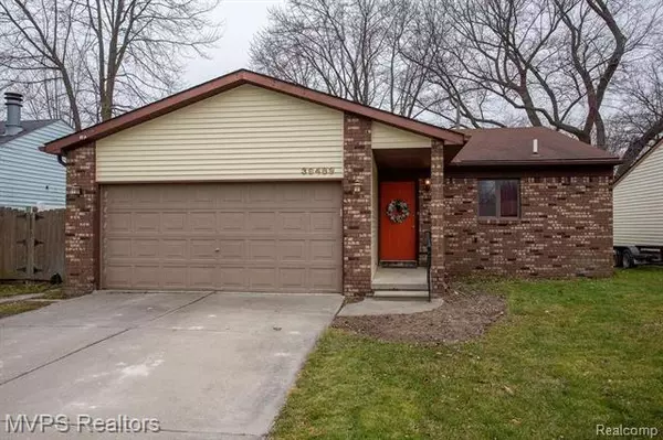 39489 PRENTISS ST, Harrison Twp, MI 48045