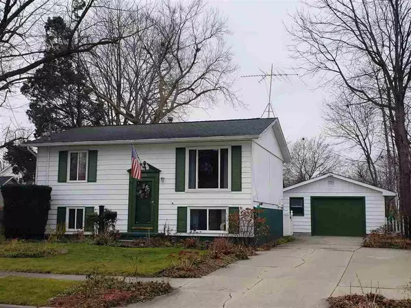 1104 Langstaff, Essexville, MI 48732