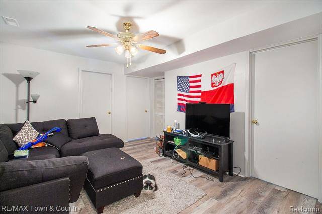 Flushing, MI 48433,129 N MAPLE ST