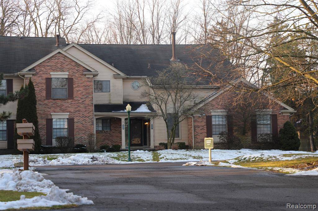 29657 Pine Ridge Circle,  Farmington,  MI 48331 1875