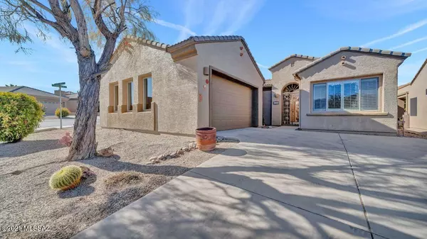 5990 S Painted Canyon Drive, Green Valley, AZ 85622