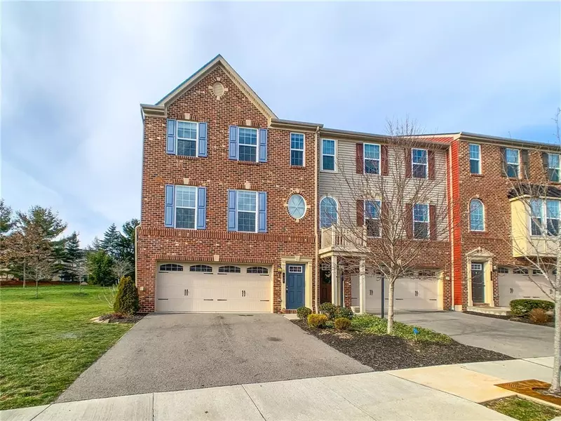 131 Mews Ln, Cranberry Township, PA 16066