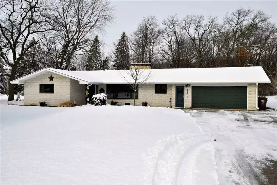 2420 Oak Lane, Kawkawlin, MI 48631