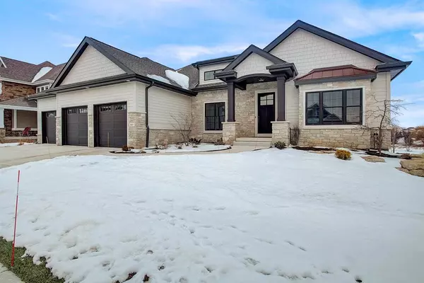 1107 Ireland Dr, Waunakee, WI 53597