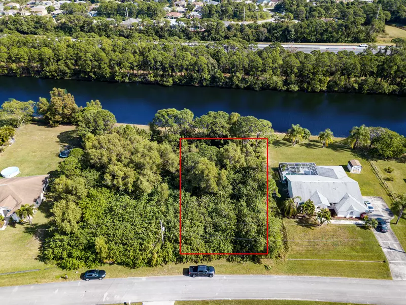 3511 SW Macon RD, Port Saint Lucie, FL 34953