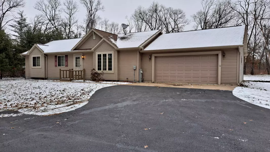 3524 8th Ave, Springville, WI 53965