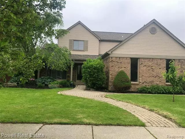 41665 BRANDYWINE DR, Clinton Twp, MI 48038