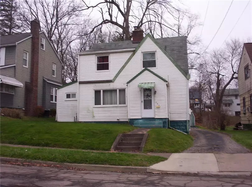 325 S MYERS AVENUE, Sharon, PA 16146