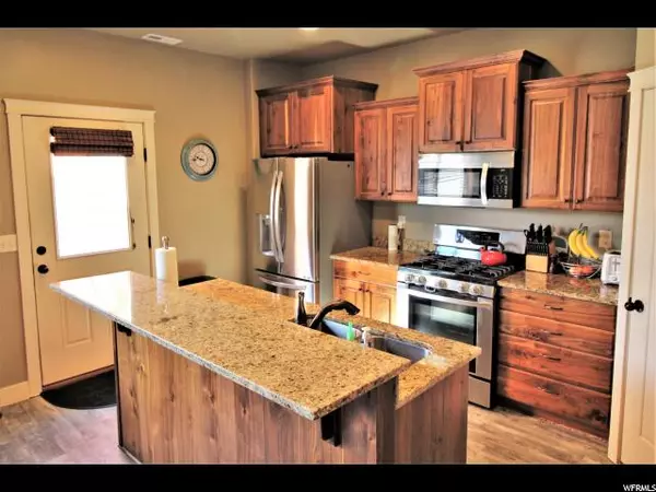 Pleasant View, UT 84414,255 W 2700 N #18