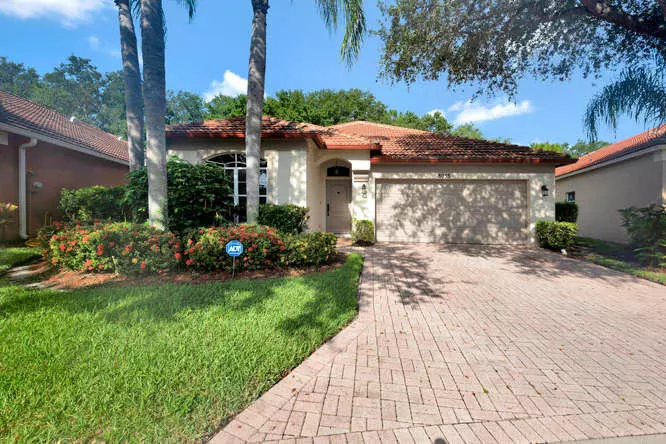 8055 Via Hacienda, Riviera Beach, FL 33418