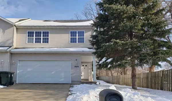 1079 N Pine St, Sun Prairie, WI 53590