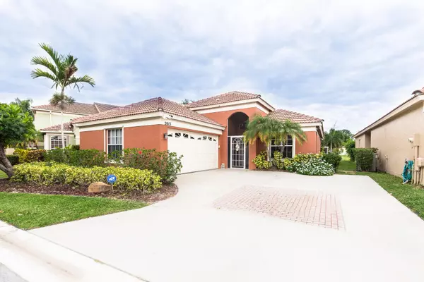 2013 Bonisle Circle CIR, Riviera Beach, FL 33418