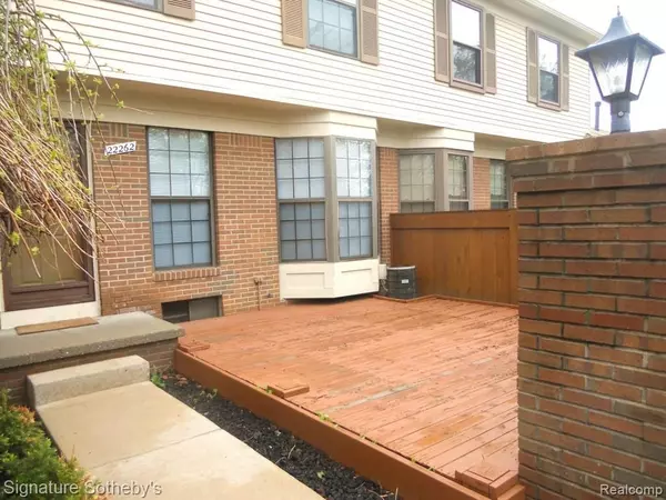 22262 PONDVIEW, Novi, MI 48375 5037