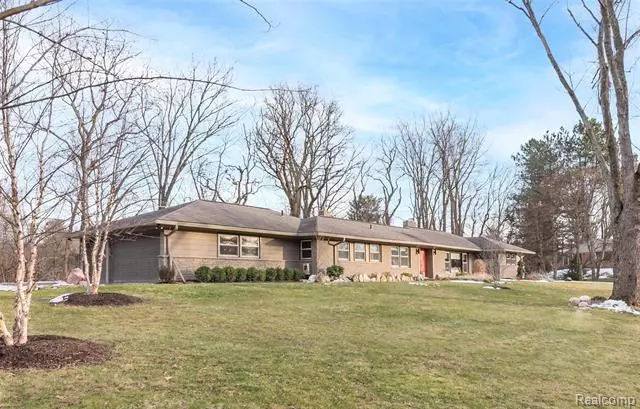 6081 EASTMOOR RD, Bloomfield Hills, MI 48301