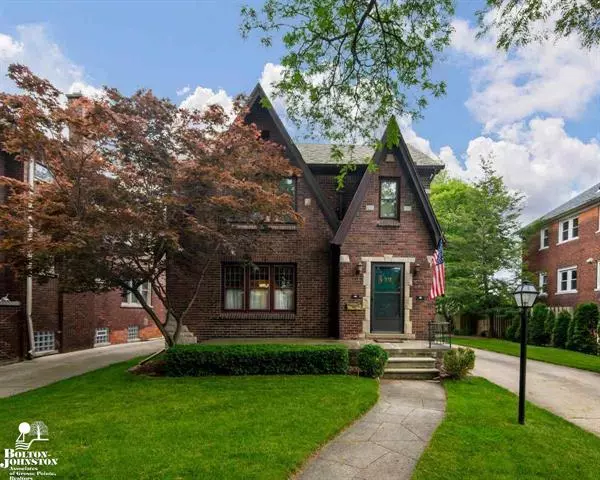 1012 BEACONSFIELD, Grosse Pointe Park, MI 48230