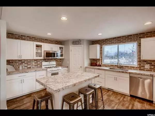 South Jordan, UT 84095,1563 W PALMER PARK LN S