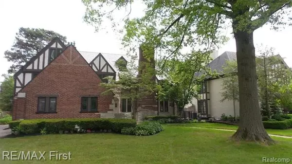 Grosse Pointe Park, MI 48230,708 BERKSHIRE RD