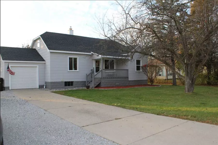 938 S Poseyville, Midland, MI 48640