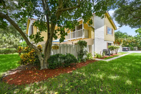 154 Seabreeze CIR, Jupiter, FL 33477