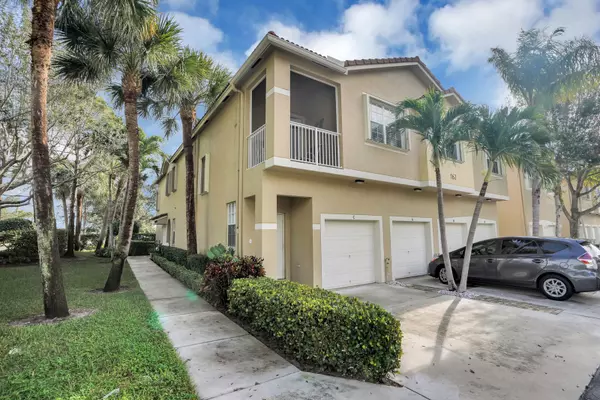 162 Village BLVD B, Tequesta, FL 33469