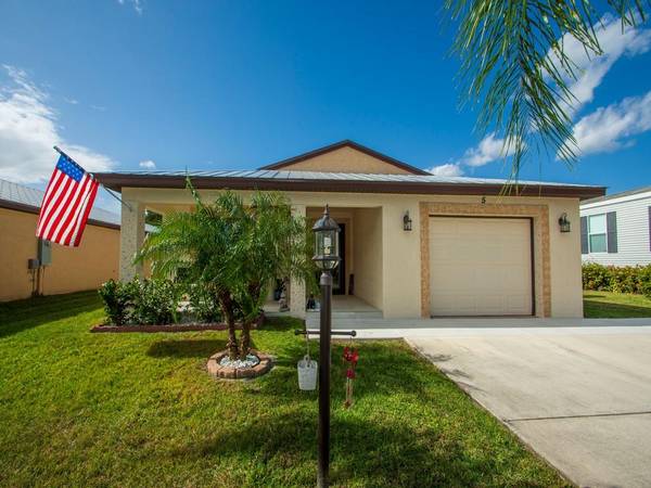 5 SE Flamenco WAY, Port Saint Lucie, FL 34952