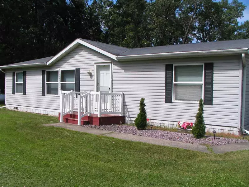 W1640 Cliff House Rd, Lyndon Station, WI 53944