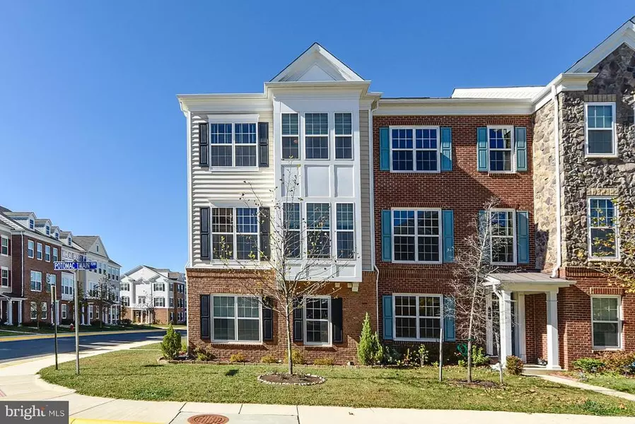 43580 WHEAT BERRY TER, Chantilly, VA 20152