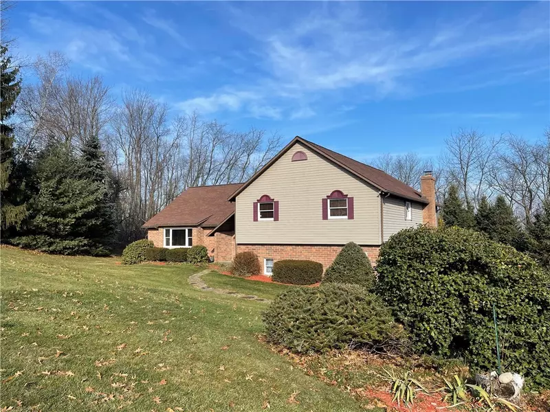 121 Crestwood Dr, Sarver, PA 16055