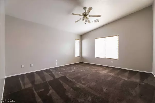 Henderson, NV 89011,6465 Stone Dry Avenue #103