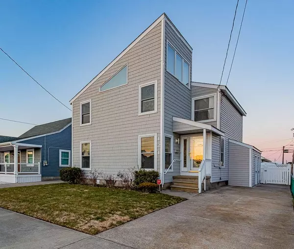 121 E Jefferson Avenue, Wildwood Crest, NJ 08260