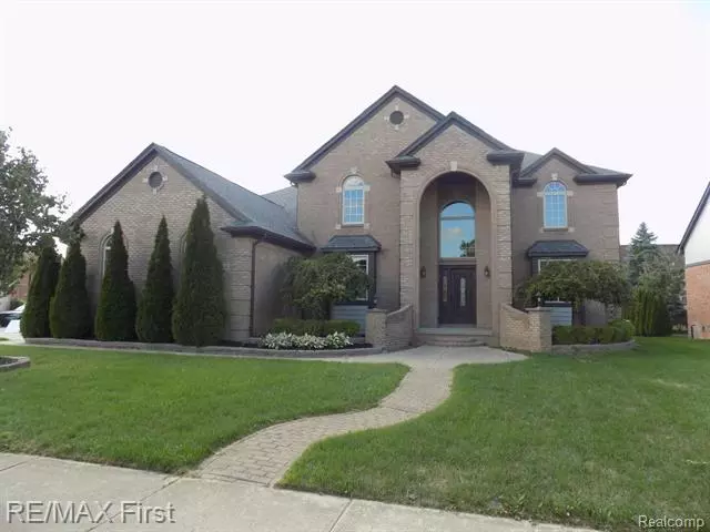 51145 FANTASIA DR, Macomb, MI 48042