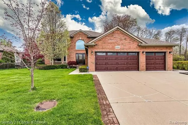 21661 PINNACLE CRT, Macomb, MI 48042