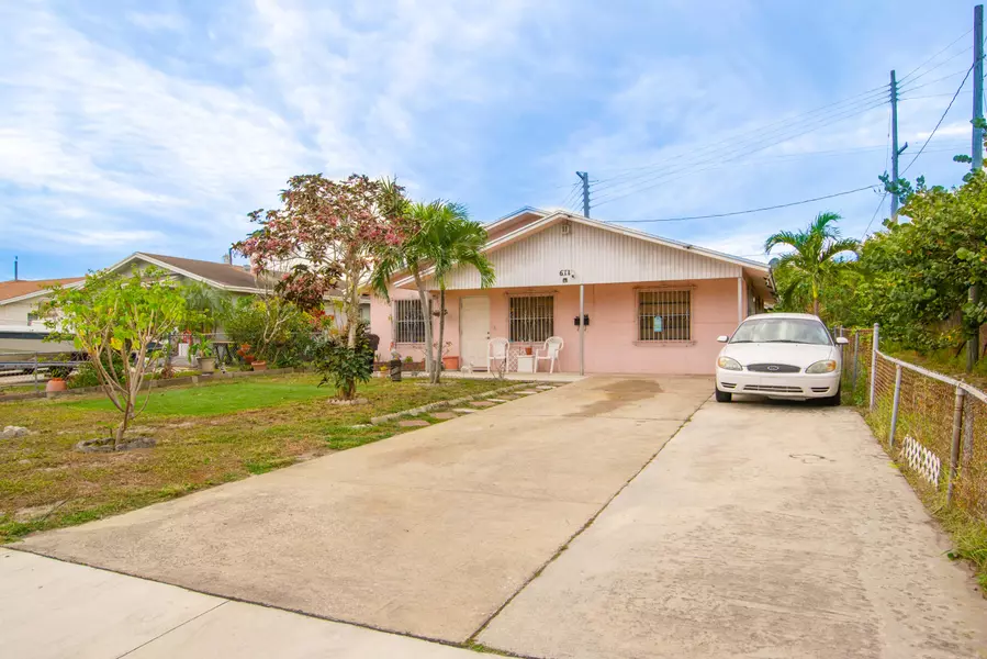 611 Alpine AVE, Lake Worth Beach, FL 33461