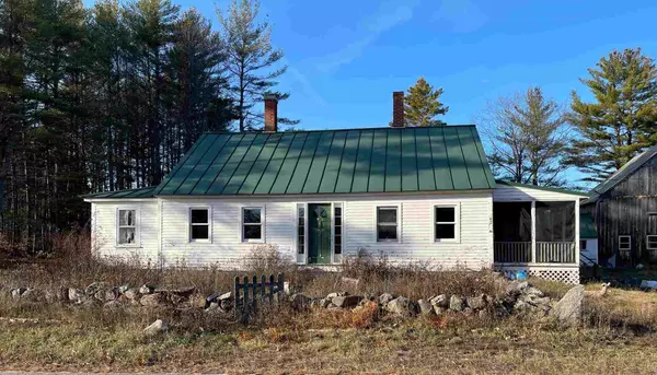 42 School Pond RD, Danbury, NH 03230