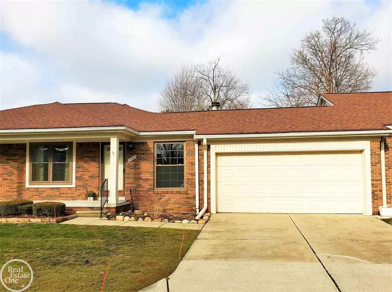 27983 Thorntree, Harrison Twp, MI 48045