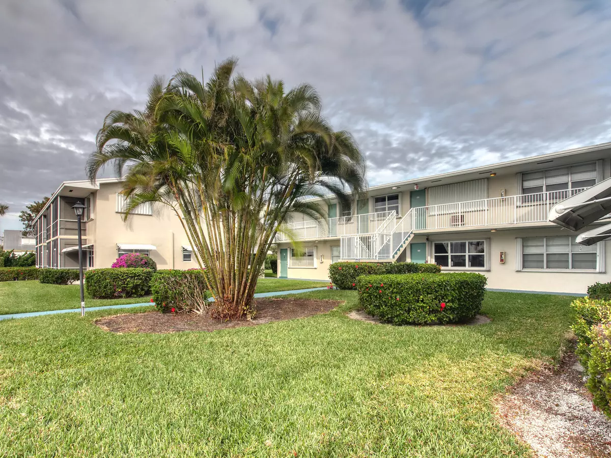 Boynton Beach, FL 33435,680 W Horizons 103