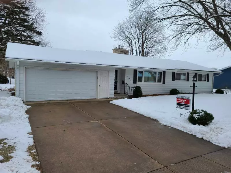 1053 Newbury St, Ripon, WI 54971