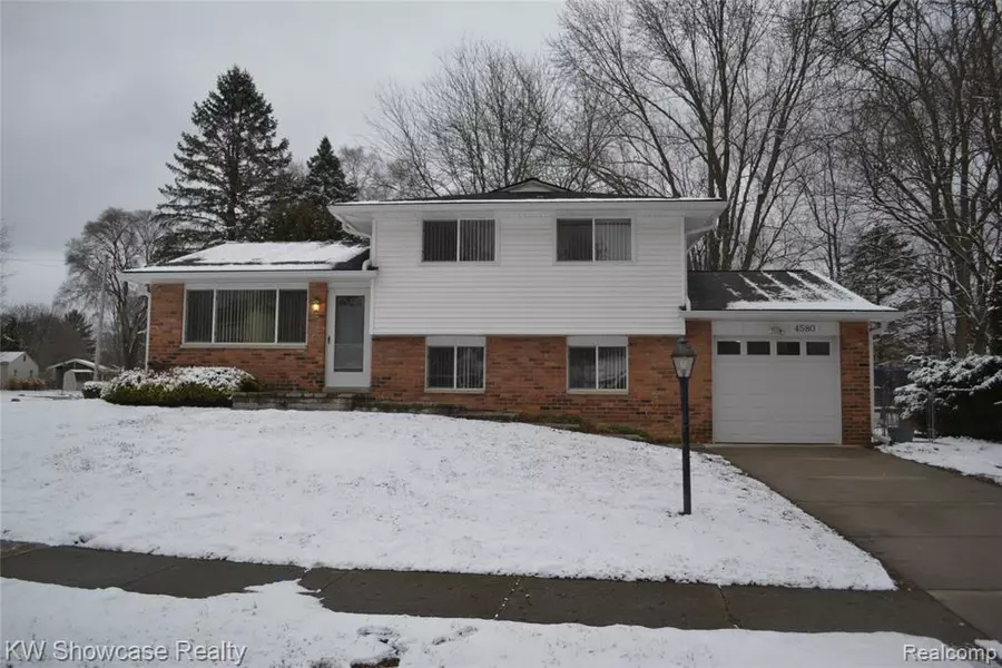 4580 CHADSWORTH Street, Commerce Twp, MI 48382 3802