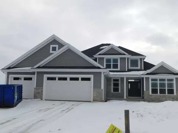 2045 E Teton Trl, Grafton, WI 53024