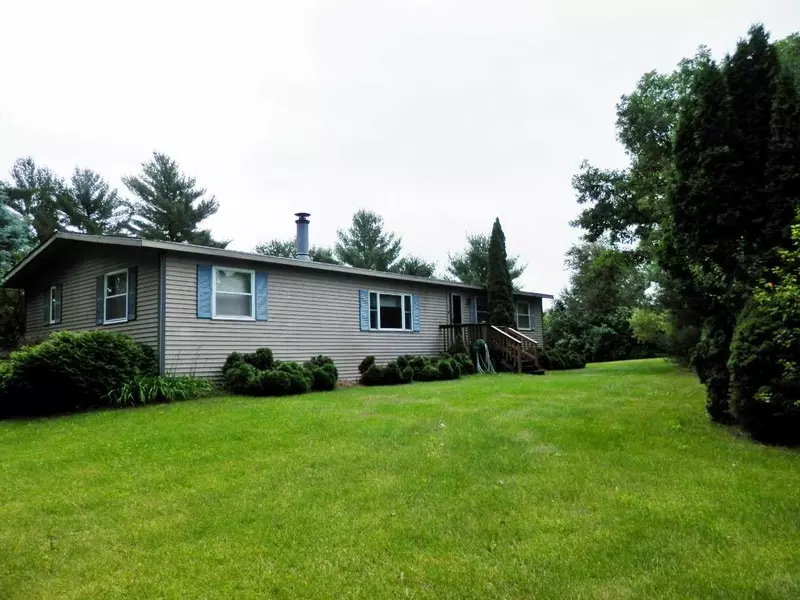 10048 Emerson Rd, Tomah, WI 54660