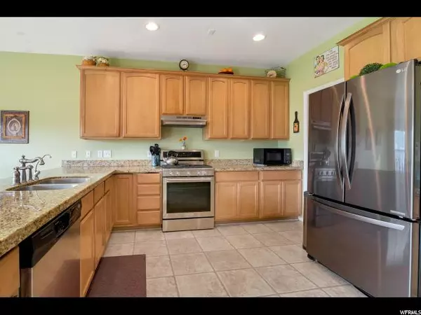 Lehi, UT 84043,829 S JORDAN CT