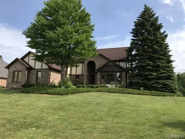 6775 BERRY POINTE DR, Clarkston, MI 48348