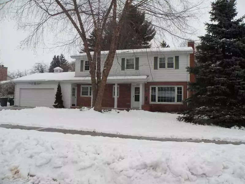 1025 Newbury St, Ripon, WI 54971