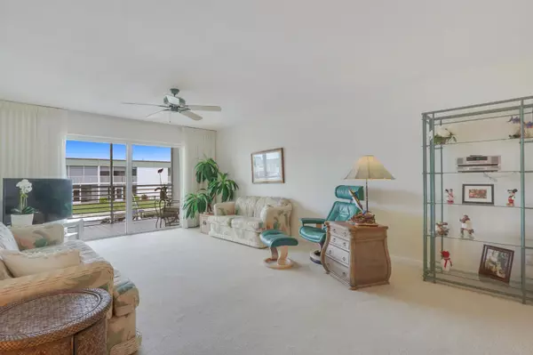 North Palm Beach, FL 33408,117 Lehane TER 210